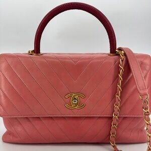Chanel Calfskin Lizard Chevron Quilted Medium Coco Handle Flap Bag in Pink